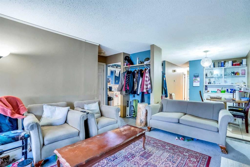 190 Whitefield Drive Ne, Calgary, AB - Indoor Photo Showing Living Room