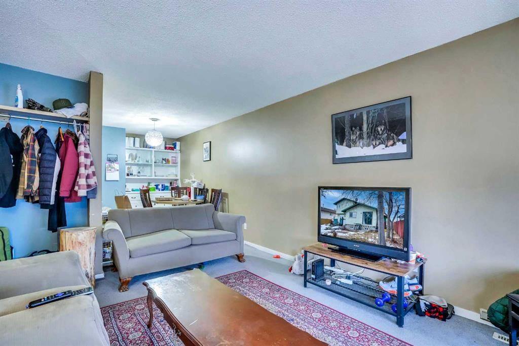 190 Whitefield Drive Ne, Calgary, AB - Indoor