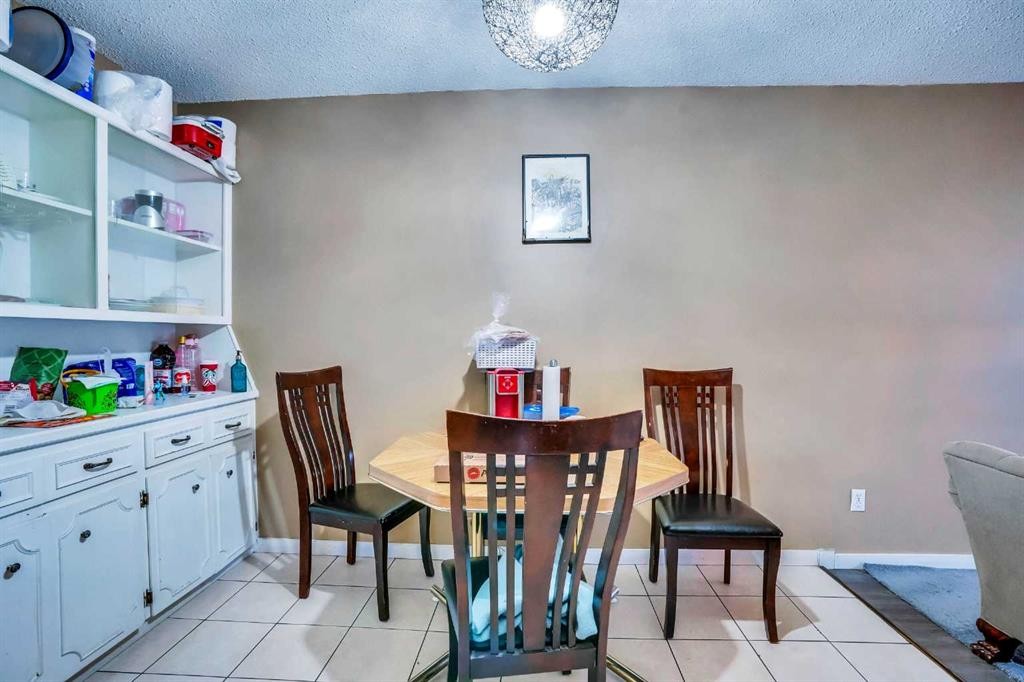 190 Whitefield Drive Ne, Calgary, AB - Indoor Photo Showing Other Room