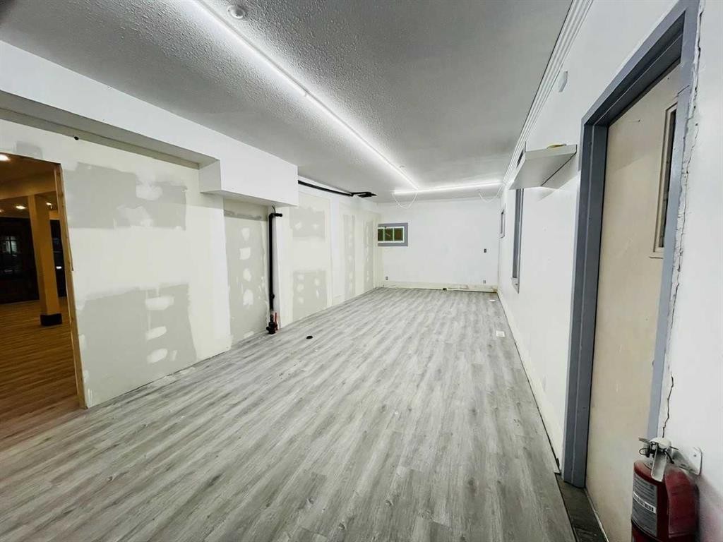 109 14 Street Nw, Calgary, AB