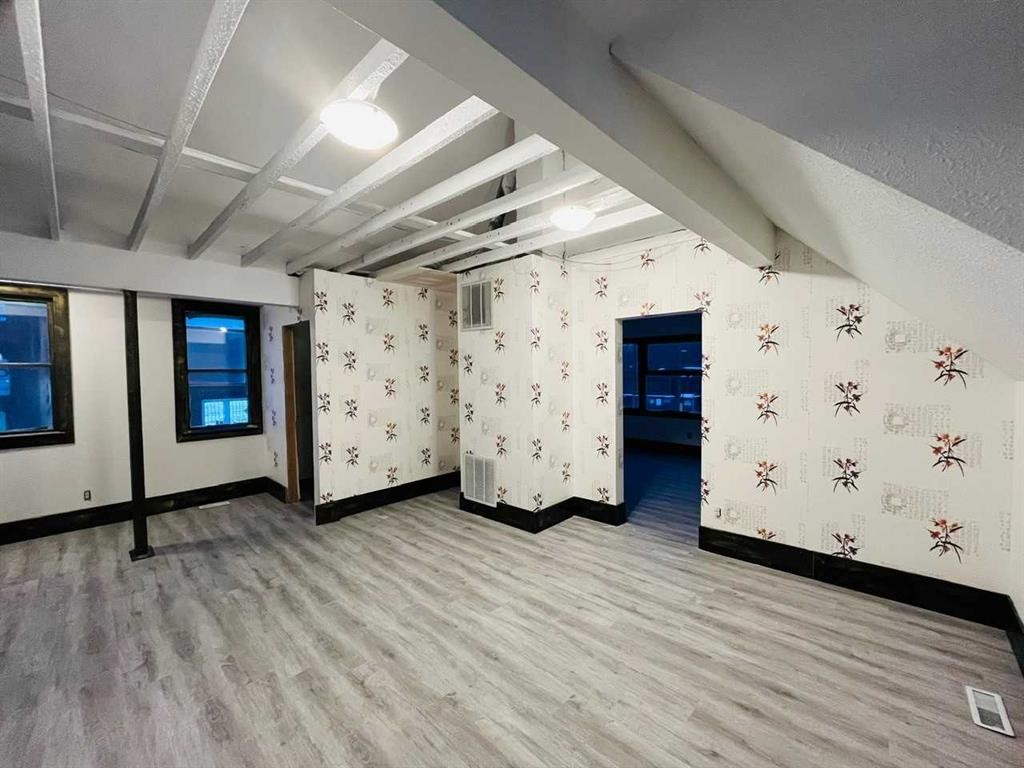 109 14 Street Nw, Calgary, AB