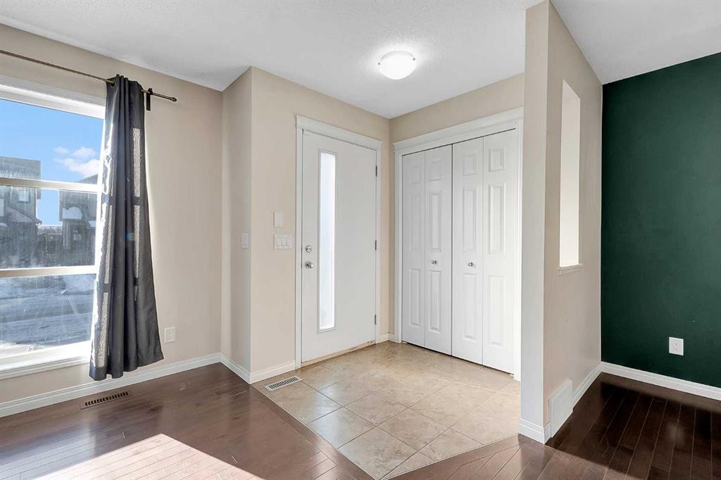 149 Walden Parade Se, Calgary, AB - Indoor Photo Showing Other Room
