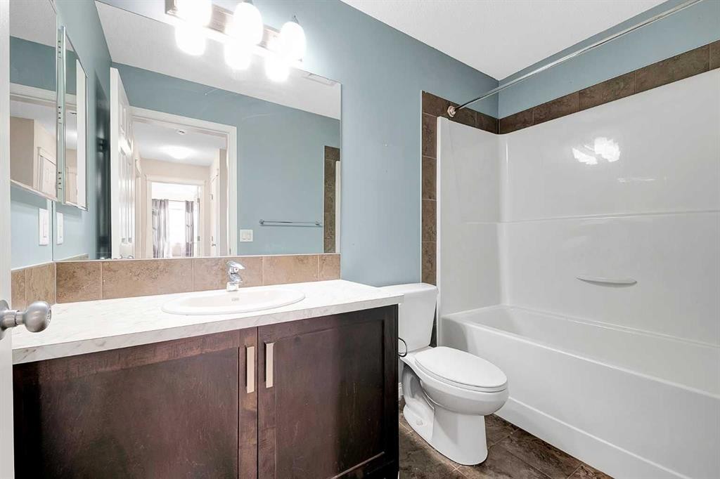 149 Walden Parade Se, Calgary, AB - Indoor Photo Showing Bathroom