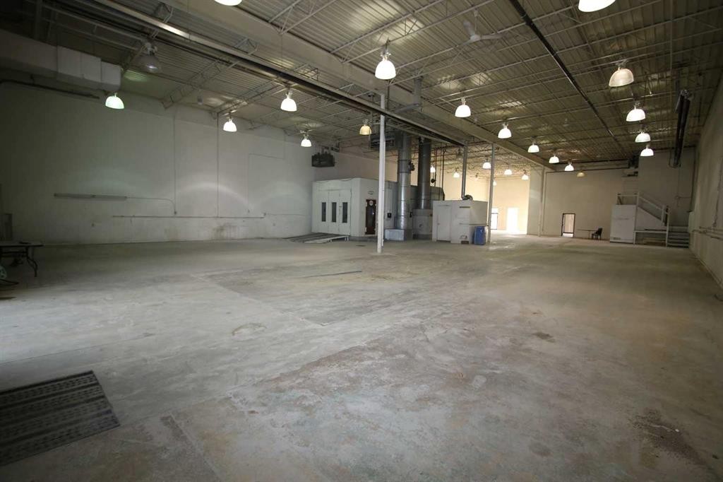 Bays 4-5-7419 50 Avenue, Red Deer, AB