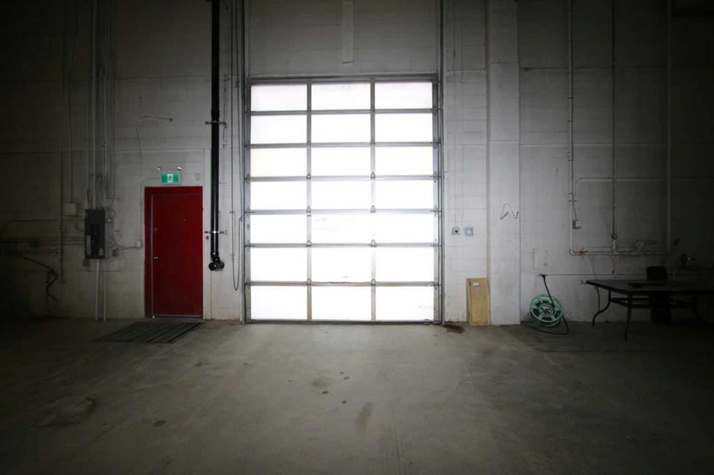 Bays 4-5-7419 50 Avenue, Red Deer, AB