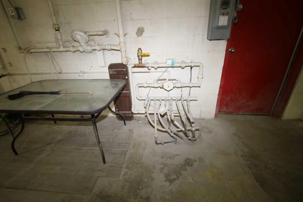 Bays 4-5-7419 50 Avenue, Red Deer, AB