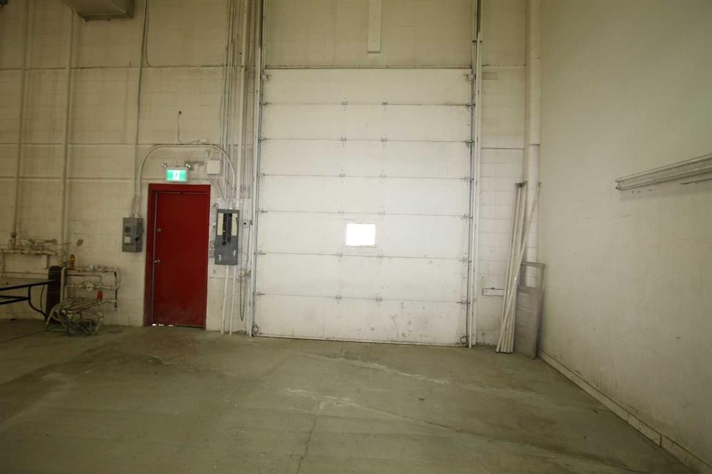 Bays 4-5-7419 50 Avenue, Red Deer, AB