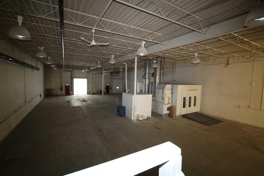 Bays 4-5-7419 50 Avenue, Red Deer, AB