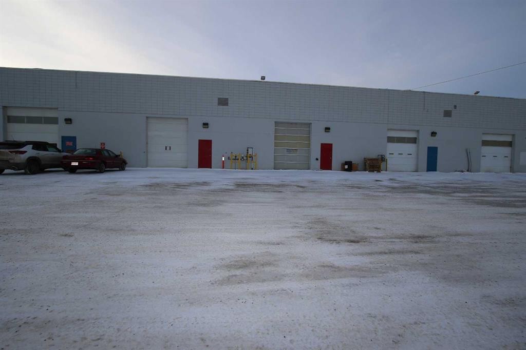 Bays 4-5-7419 50 Avenue, Red Deer, AB