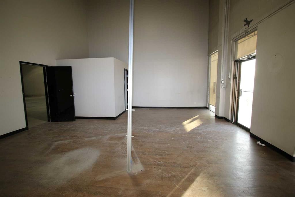 Bays 4-5-7419 50 Avenue, Red Deer, AB