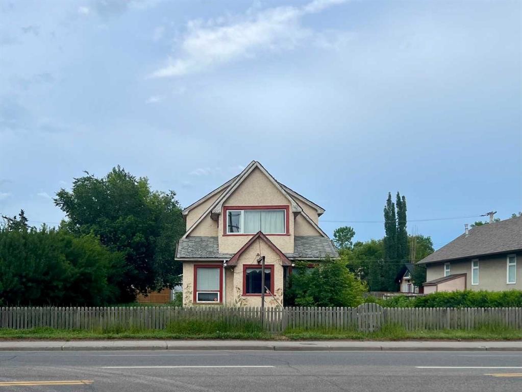 1312 Edmonton Trail Ne, Calgary, AB