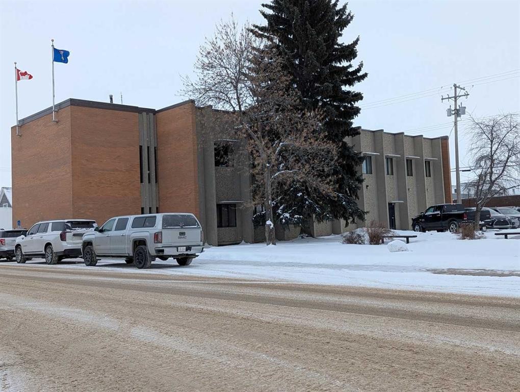 5025 50 Street, Olds, AB