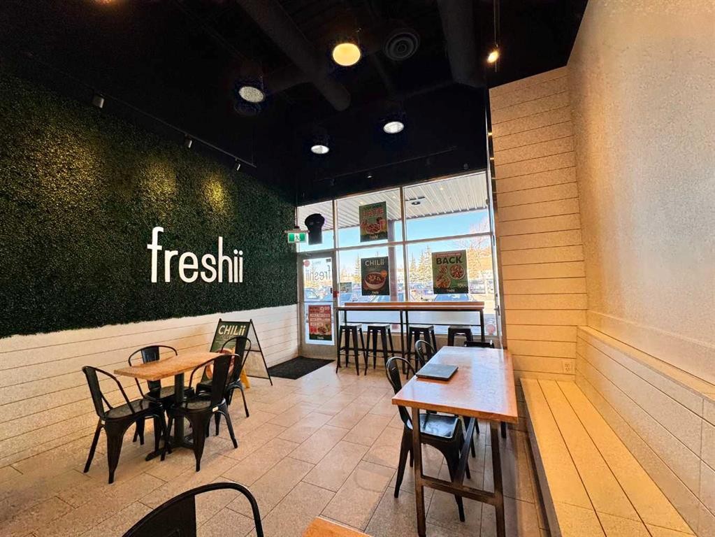 5753 Signal Hill Centre Sw, Calgary, AB