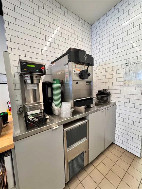 5753 Signal Hill Centre Sw, Calgary, AB