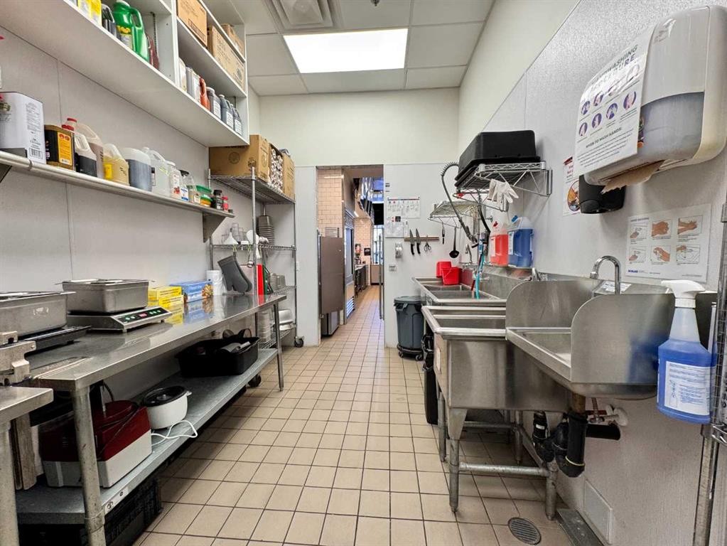 5753 Signal Hill Centre Sw, Calgary, AB