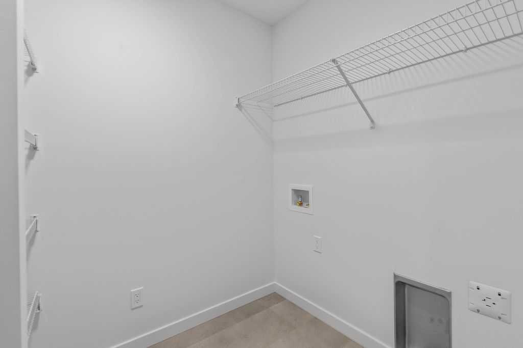 1029 Reynolds Crescent Sw, Airdrie, AB - Indoor With Storage