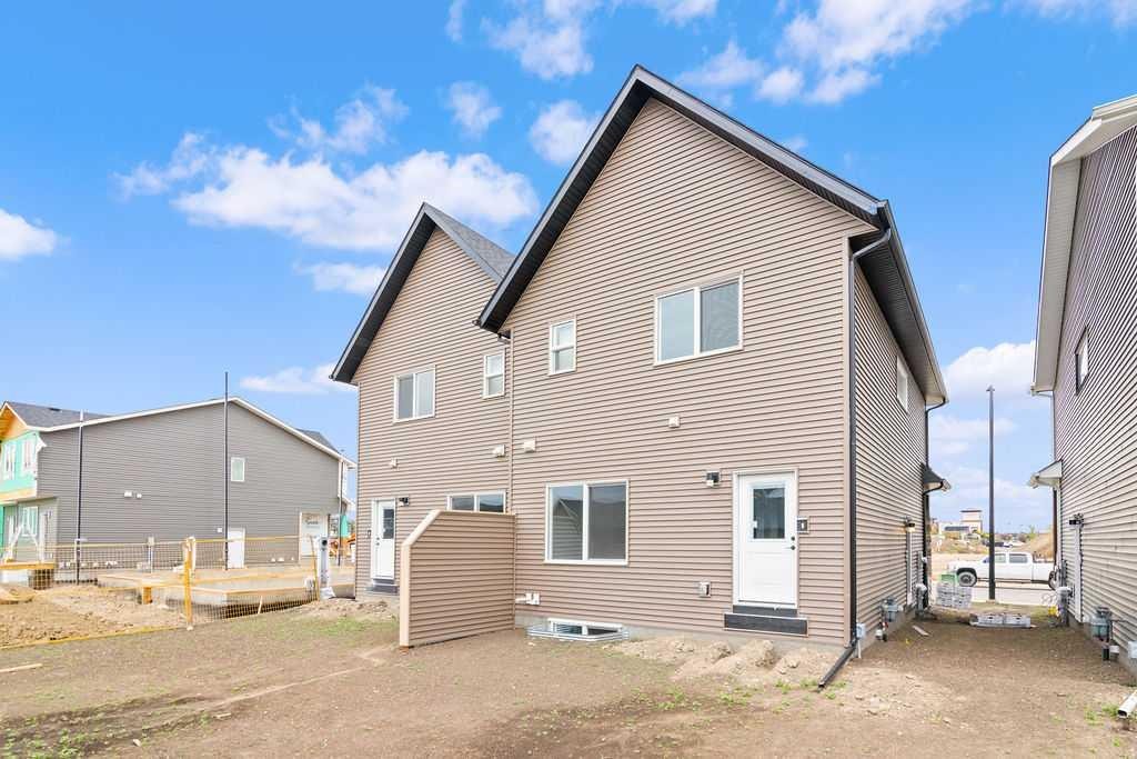 1029 Reynolds Crescent Sw, Airdrie, AB - Outdoor With Exterior