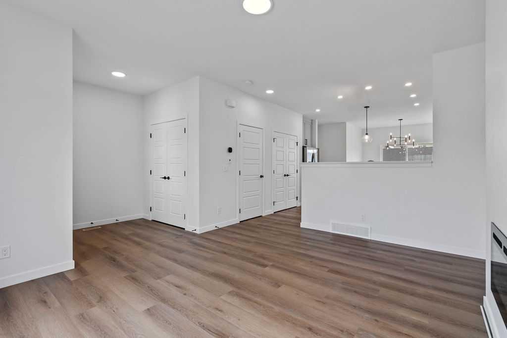 1029 Reynolds Crescent Sw, Airdrie, AB - Indoor Photo Showing Other Room