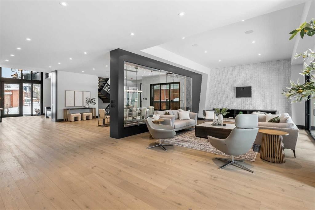 1016 Beverley Boulevard Sw, Calgary, AB - Indoor