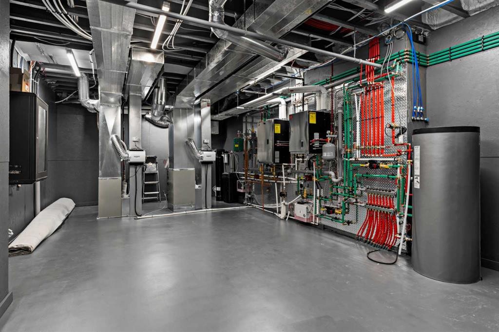 1016 Beverley Boulevard Sw, Calgary, AB - Indoor Photo Showing Basement