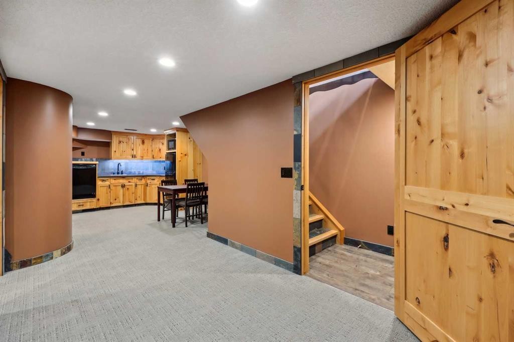 1220 10 Avenue Se, Calgary, AB