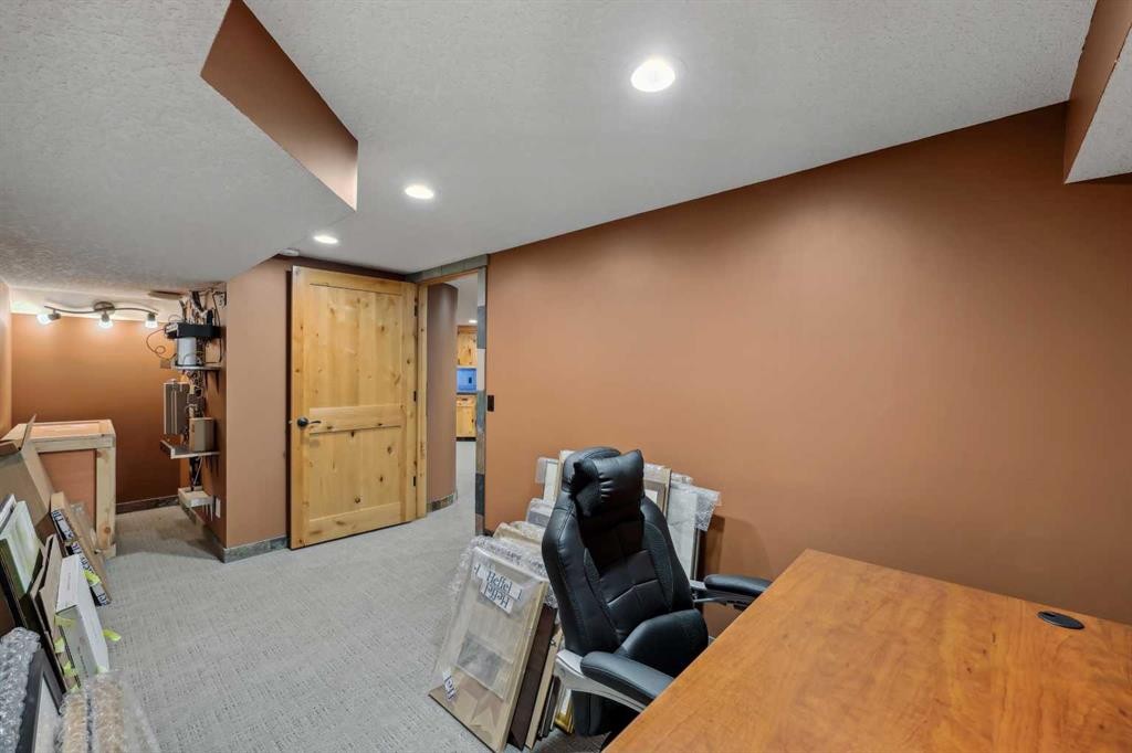 1220 10 Avenue Se, Calgary, AB