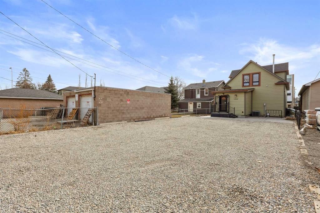 1220 10 Avenue Se, Calgary, AB