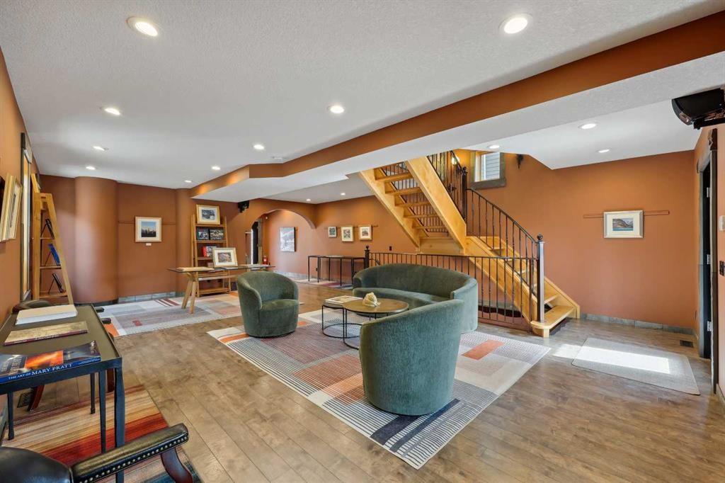 1220 10 Avenue Se, Calgary, AB