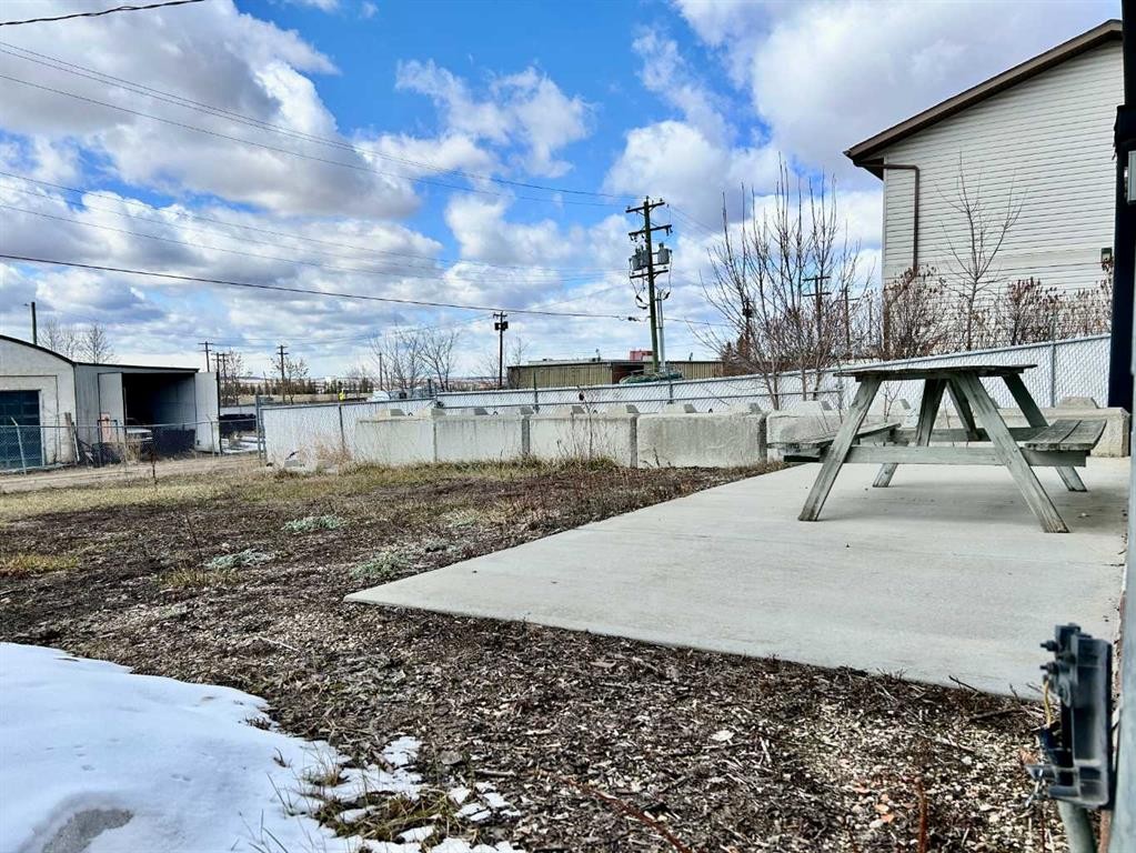 125 2 Avenue Se, Three Hills, AB