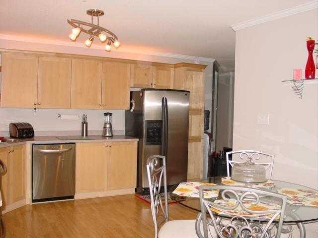 301-243 Gregoire Drive, Fort Mcmurray, AB - Indoor Photo Showing Kitchen