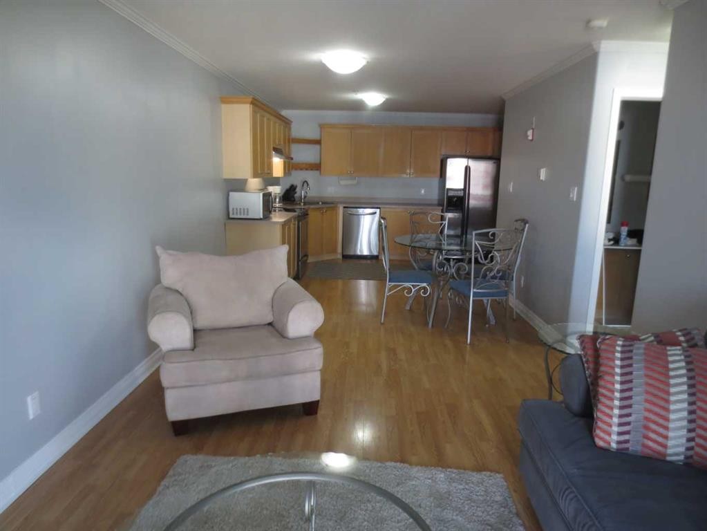 301-243 Gregoire Drive, Fort Mcmurray, AB - Indoor Photo Showing Living Room