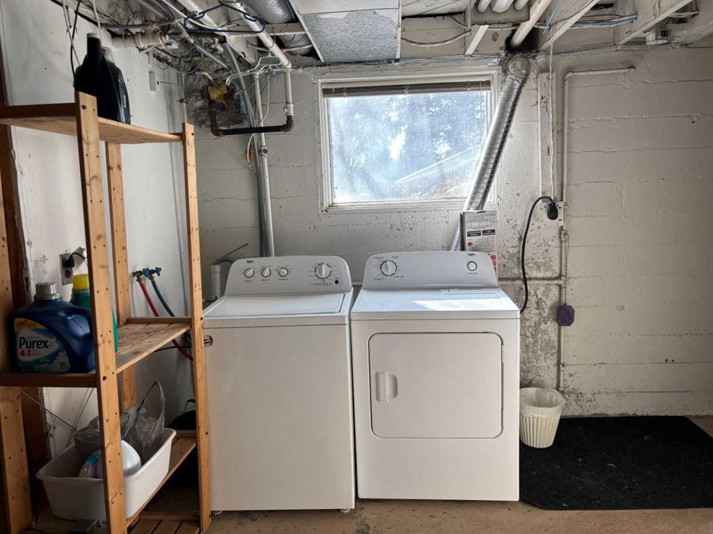 2111 Halifax Crescent Nw, Calgary, AB - Indoor Photo Showing Laundry Room