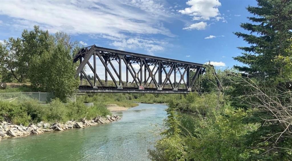 328 Silver Crest Drive Nw, Calgary, AB