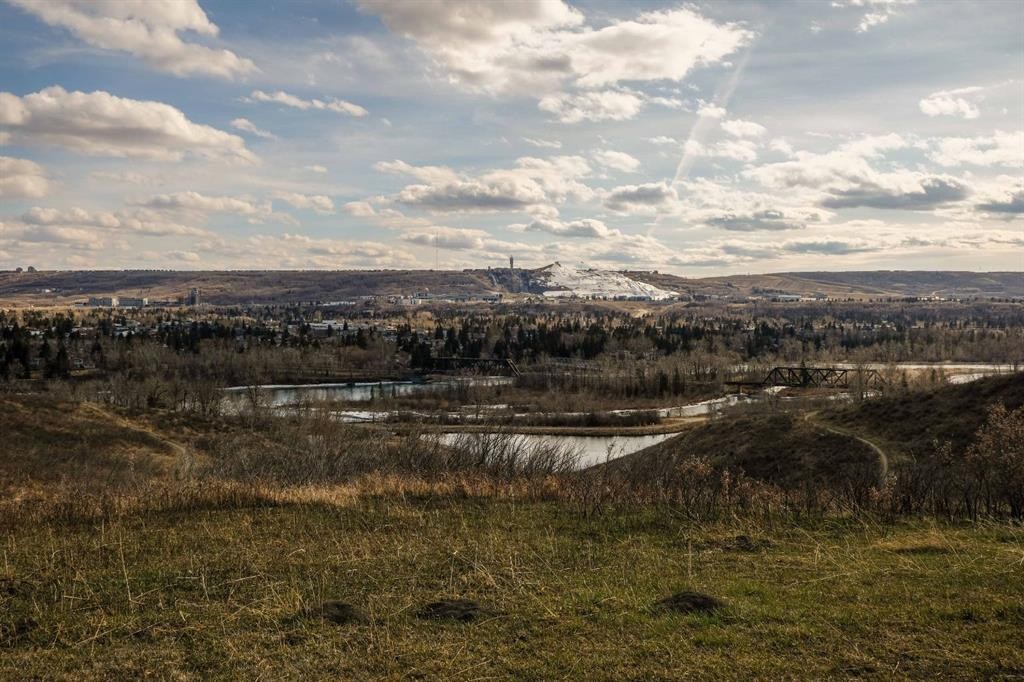 328 Silver Crest Drive Nw, Calgary, AB