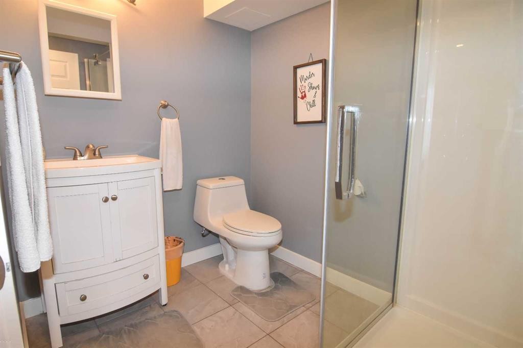 106 Eldorado Road Se, Airdrie, AB - Indoor Photo Showing Bathroom
