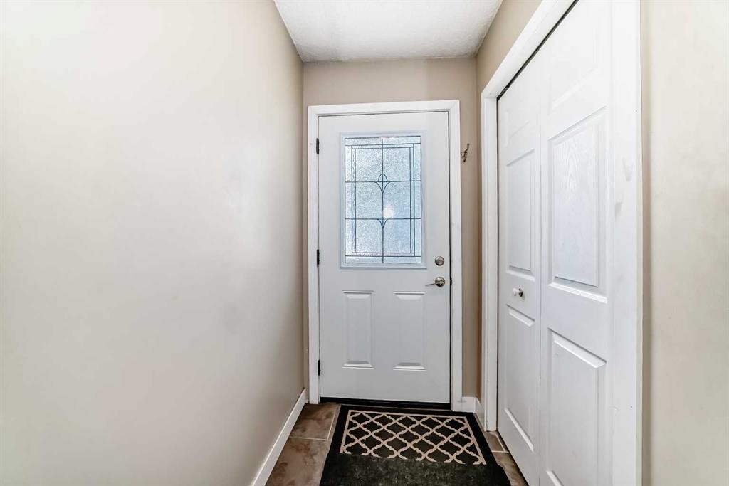 148 Pinemill Mews Ne, Calgary, AB - Indoor Photo Showing Other Room