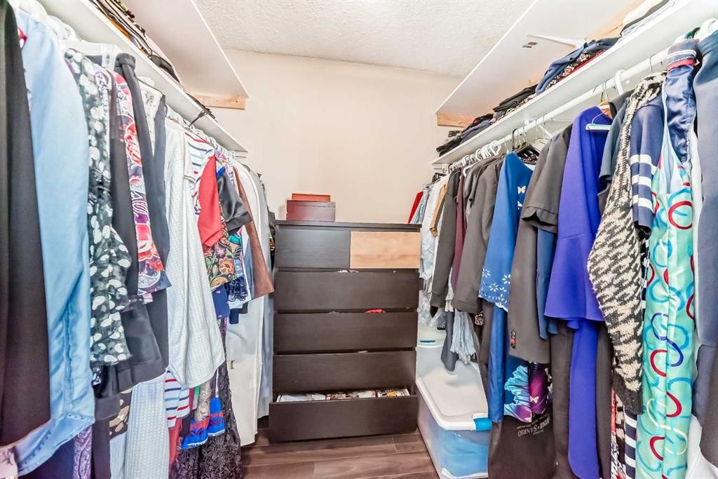 148 Pinemill Mews Ne, Calgary, AB - Indoor With Storage