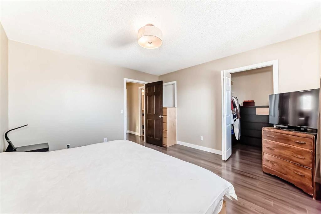 148 Pinemill Mews Ne, Calgary, AB - Indoor Photo Showing Bedroom