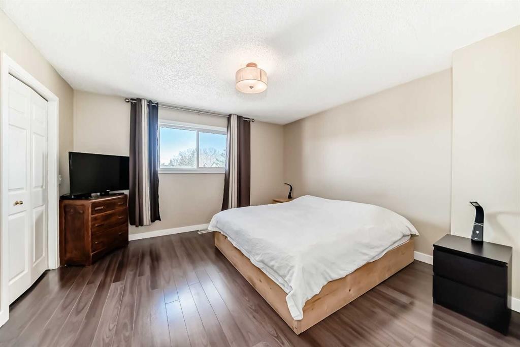 148 Pinemill Mews Ne, Calgary, AB - Indoor Photo Showing Bedroom