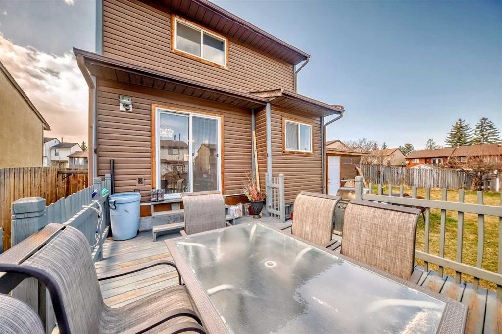 148 Pinemill Mews Ne, Calgary, AB - Outdoor With Exterior