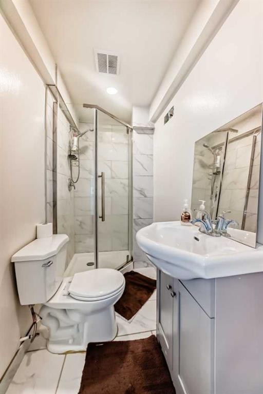 148 Pinemill Mews Ne, Calgary, AB - Indoor Photo Showing Bathroom