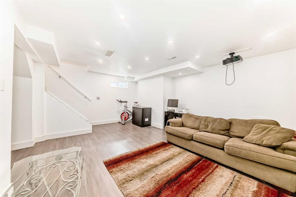 148 Pinemill Mews Ne, Calgary, AB - Indoor