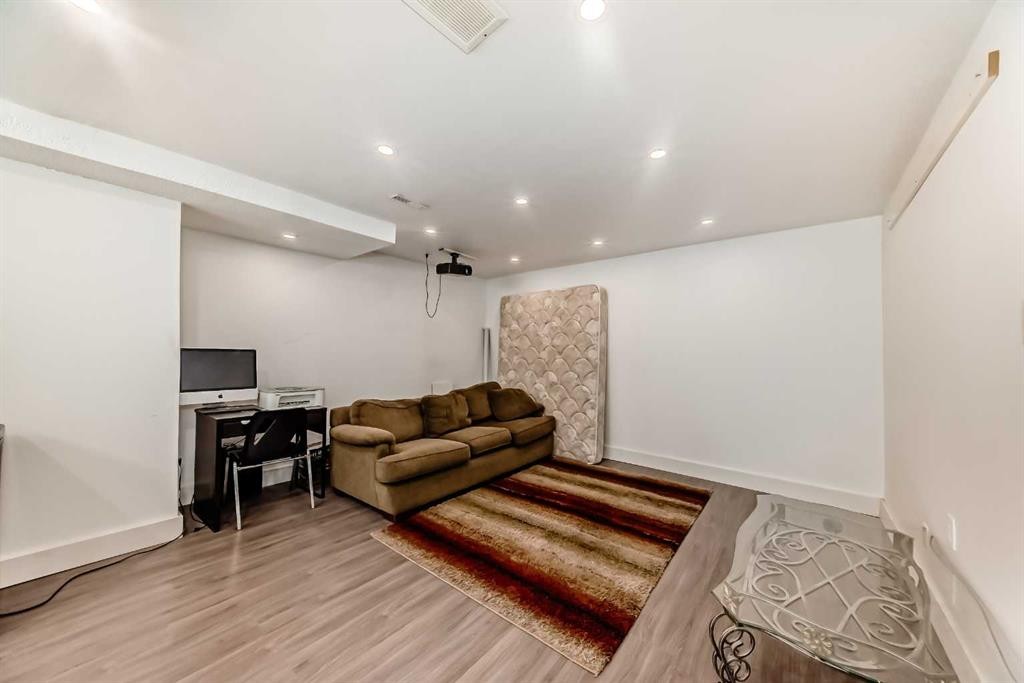 148 Pinemill Mews Ne, Calgary, AB - Indoor