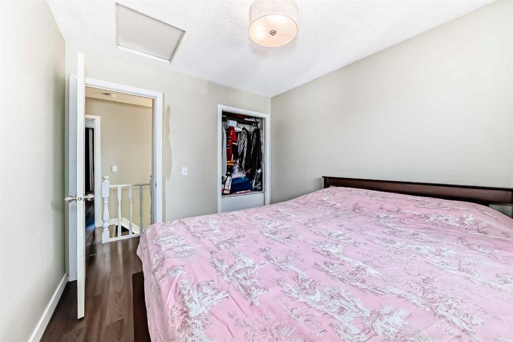 148 Pinemill Mews Ne, Calgary, AB - Indoor Photo Showing Bedroom