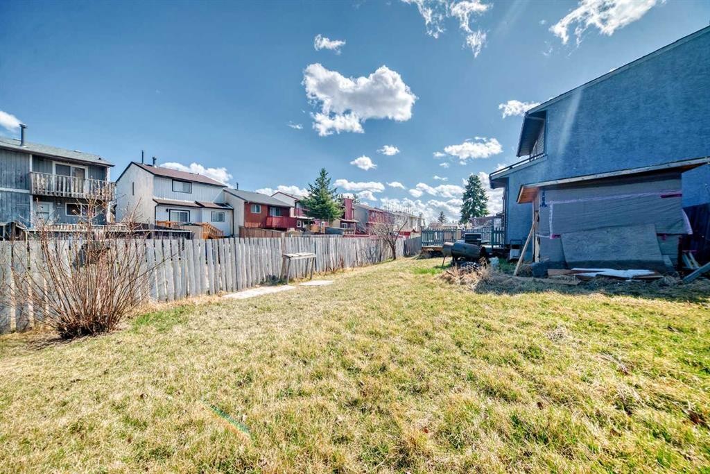 148 Pinemill Mews Ne, Calgary, AB - Outdoor