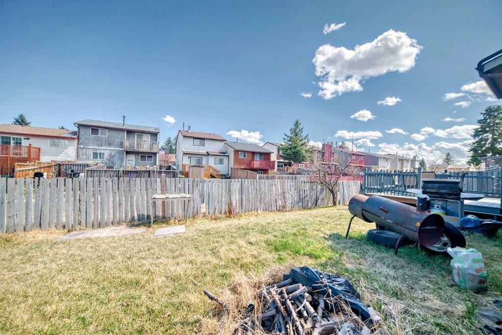 148 Pinemill Mews Ne, Calgary, AB - Outdoor