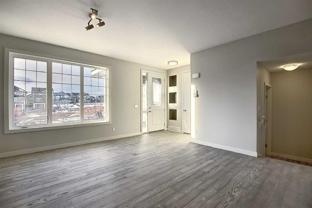 434 River Avenue, Cochrane, AB - Indoor Photo Showing Other Room