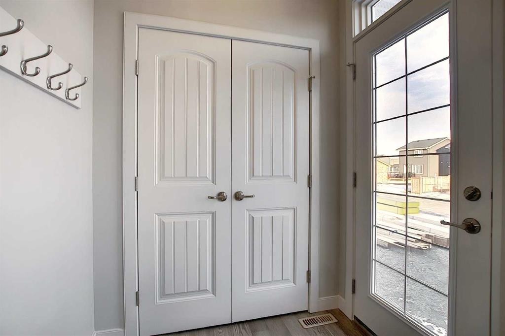 434 River Avenue, Cochrane, AB - Indoor Photo Showing Other Room