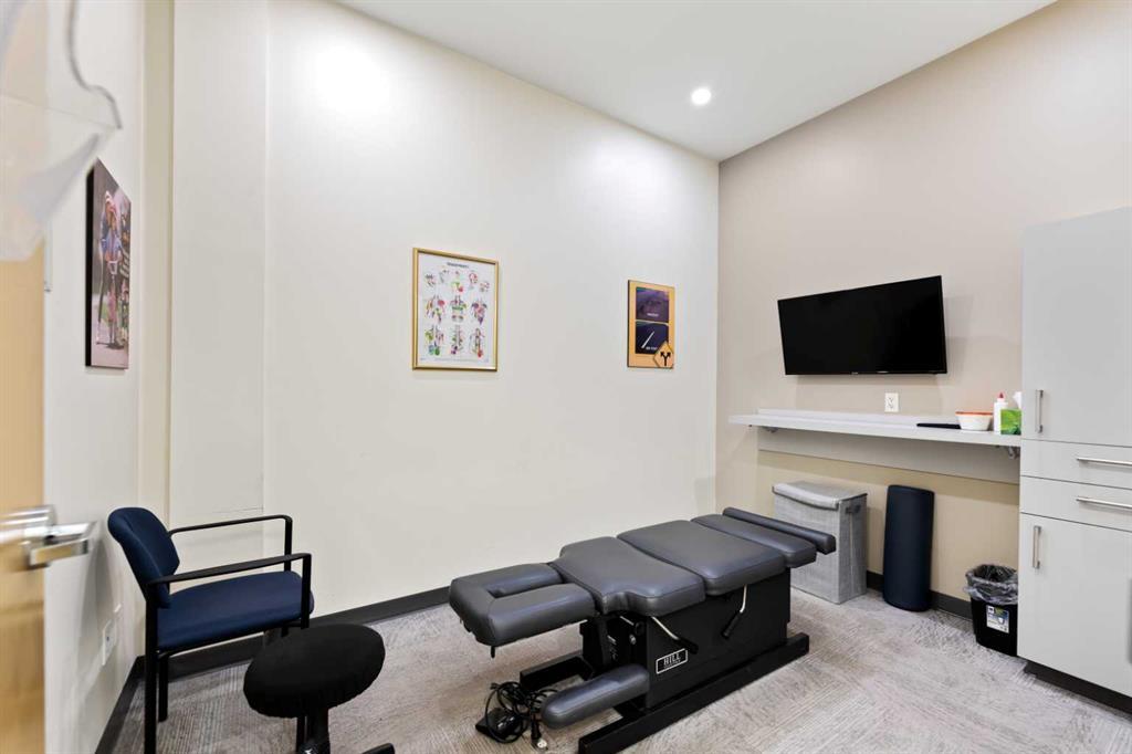 4620-4624 16 Avenue Nw, Calgary, AB