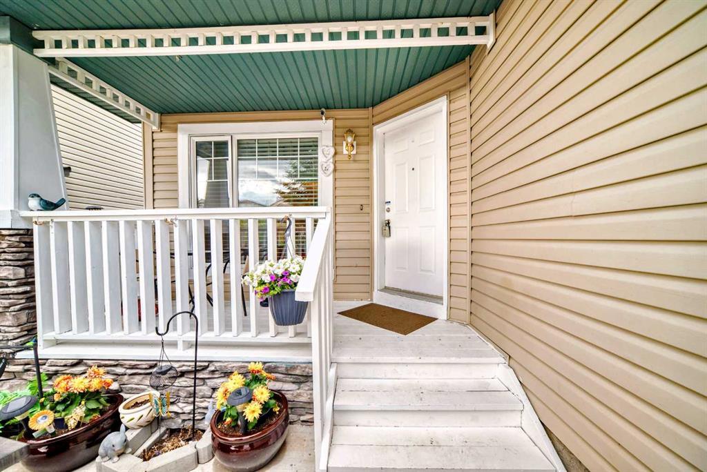 158 Panamount Drive Nw, Calgary, AB - Outdoor With Exterior